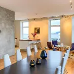 1 Bedroom Stunning In