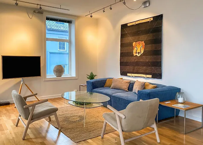 1 Bedroom Stunning In 아파트